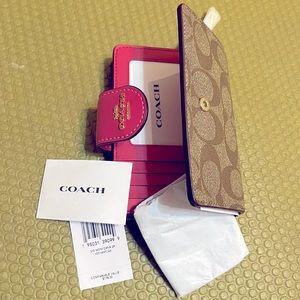 Coach wallet medium corner zip coated canvas new with tags C0082